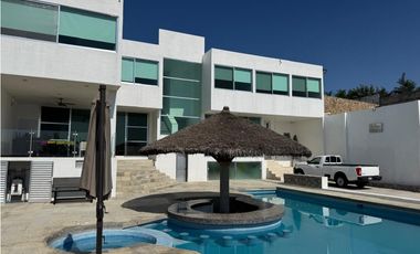 CASA EN VENTA CON VISTA AL LAGO TEQUES “AG