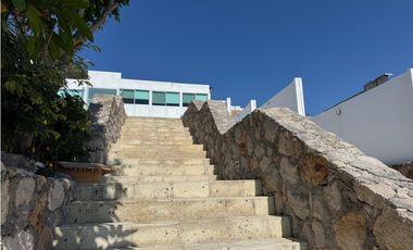CASA EN VENTA CON VISTA AL LAGO TEQUES “AG