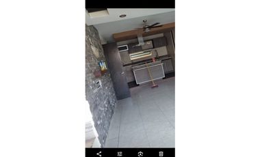 Comoda Casa Cerca de Centros comerciales y playas. SE VENDE
