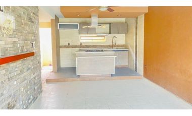 Comoda Casa Cerca de Centros comerciales y playas. SE VENDE