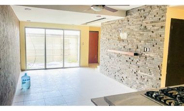 Comoda Casa Cerca de Centros comerciales y playas. SE VENDE