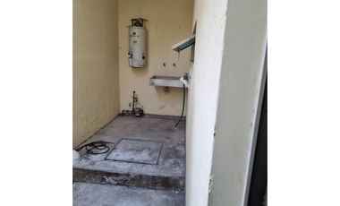 Comoda Casa Cerca de Centros comerciales y playas. SE VENDE