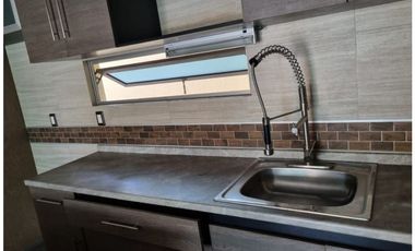 Comoda Casa Cerca de Centros comerciales y playas. SE VENDE