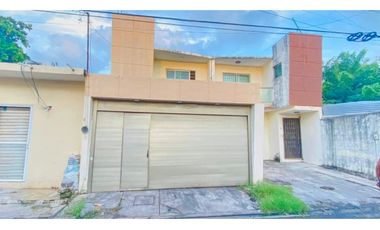 Comoda Casa Cerca de Centros comerciales y playas. SE VENDE