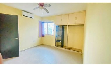 Comoda Casa Cerca de Centros comerciales y playas. SE VENDE