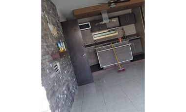 Comoda Casa Cerca de Centros comerciales y playas. SE VENDE