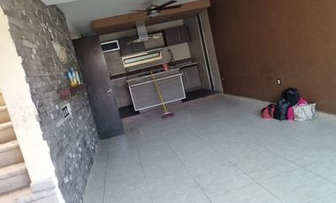Comoda Casa Cerca de Centros comerciales y playas. SE VENDE