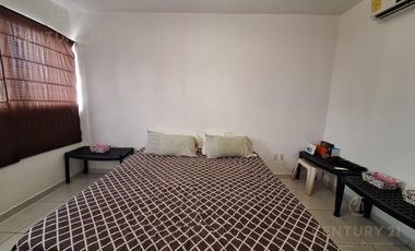 Se Vende amplia Casa modelo OKUME en Paseo los Olivos, Playa del Carmen