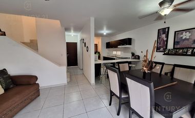 Se Vende amplia Casa modelo OKUME en Paseo los Olivos, Playa del Carmen