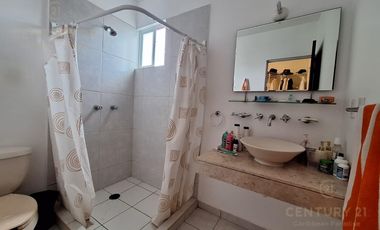 Se Vende amplia Casa modelo OKUME en Paseo los Olivos, Playa del Carmen