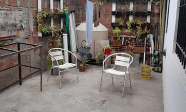 Casa tres ambientes. Apto Credito. Permuta.