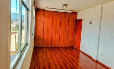 Casa de Venta Independiente en Conjunto Los Chillos Sector. Mirasierra
