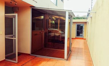Casa de Venta Independiente en Conjunto Los Chillos Sector. Mirasierra