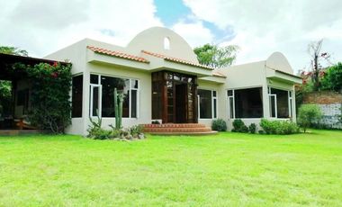 Casa en Venta de 1 Planta Más Suite Sector. Tumbaco