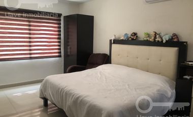 Casa de 3 niveles en renta ubicada en Rufino Tamayo, Fracc. Paraíso, Coatzacoalcos, Veracruz.