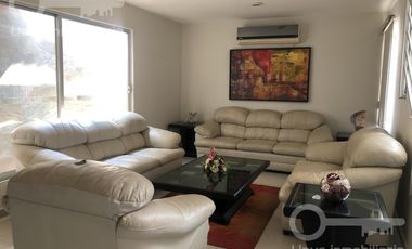 Casa de 3 niveles en renta ubicada en Rufino Tamayo, Fracc. Paraíso, Coatzacoalcos, Veracruz.