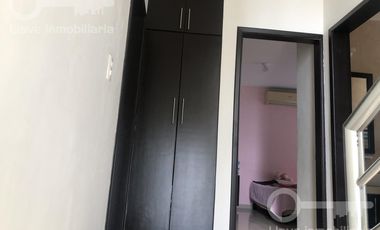 Casa de 3 niveles en renta ubicada en Rufino Tamayo, Fracc. Paraíso, Coatzacoalcos, Veracruz.