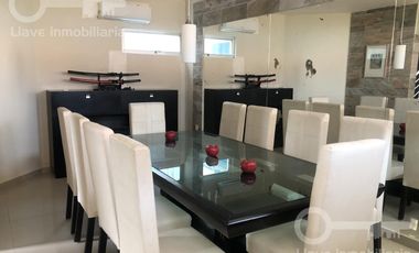 Casa de 3 niveles en renta ubicada en Rufino Tamayo, Fracc. Paraíso, Coatzacoalcos, Veracruz.