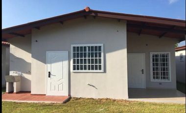 VENDO CASA BRISAS DEL GOLF ARRAIJAN