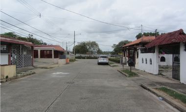 Se Vende Casa en Puerto Caimito-La Chorrera (DR)