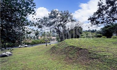 Oportunidad! Se vende Hermoso Terreno con Vistas en Altos del Maria