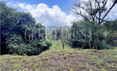 Oportunidad! Se vende Hermoso Terreno con Vistas en Altos del Maria
