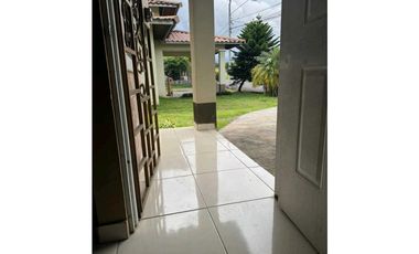 ALQUILER DE CASA EN BOQUERON CERCADA ATRAS