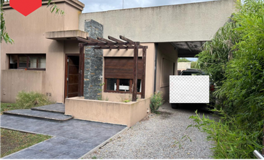 CASA EN VENTA (Calle 34 e/ Colectora 226 y 18)