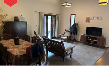 CASA EN VENTA (Calle 34 e/ Colectora 226 y 18)