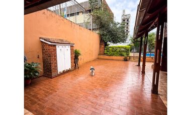 VENDO CASA FAMILIAR MICROCENTRO