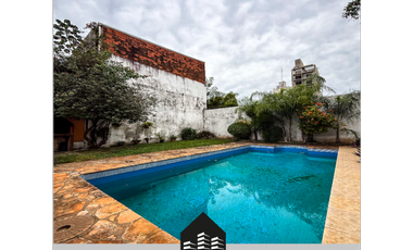 VENDO CASA FAMILIAR MICROCENTRO