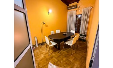 VENDO CASA FAMILIAR MICROCENTRO