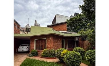 VENDO CASA FAMILIAR MICROCENTRO