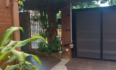 CASA DE 2 DORM., COCHERA Y PATIO. BÂ° BELGRANO. ALQUILER. POSADAS, MISIONES.