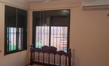 CASA DE 2 DORM., COCHERA Y PATIO. BÂ° BELGRANO. ALQUILER. POSADAS, MISIONES.