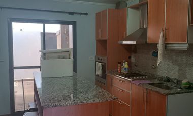 CASA DE 2 DORM., COCHERA Y PATIO. BÂ° BELGRANO. ALQUILER. POSADAS, MISIONES.