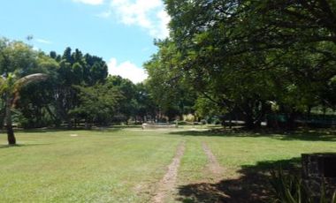 CASA EN TEPOZTLAN CON GRANDES JARDINES