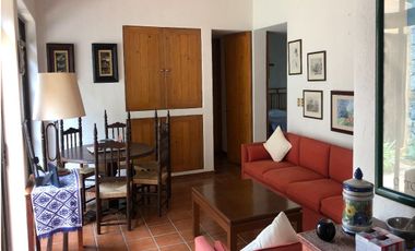 CASA EN TEPOZTLAN CON GRANDES JARDINES