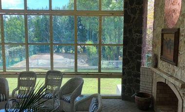 CASA EN TEPOZTLAN CON GRANDES JARDINES