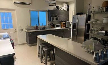 Casa en Venta en Catalonia / San Jerónimo