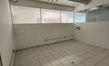 Renta oficinas en Av. Universidad - Chimalistac, con terraza