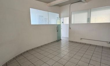 Renta oficinas en Av. Universidad - Chimalistac, con terraza
