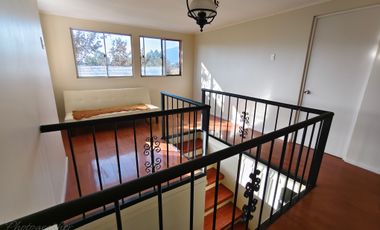 HERMOSA CASA CON AMPLIOS ESPACIOS Y  ENTORNO NATURAL