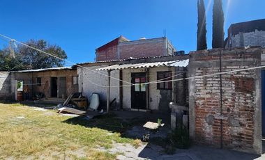 Propiedad con uso de suelo en Esquina, Bodega Comercial, tienda de conveniencia y Estacionamiento