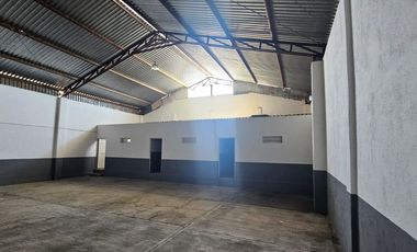 Propiedad con uso de suelo en Esquina, Bodega Comercial, tienda de conveniencia y Estacionamiento