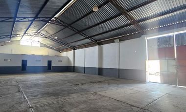 Propiedad con uso de suelo en Esquina, Bodega Comercial, tienda de conveniencia y Estacionamiento