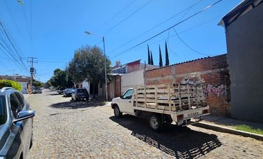 Propiedad con uso de suelo en Esquina, Bodega Comercial, tienda de conveniencia y Estacionamiento
