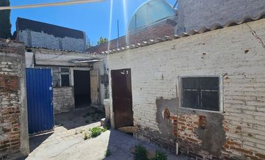 Propiedad con uso de suelo en Esquina, Bodega Comercial, tienda de conveniencia y Estacionamiento