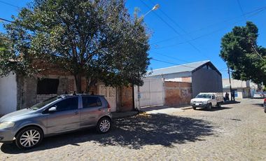 Propiedad con uso de suelo en Esquina, Bodega Comercial, tienda de conveniencia y Estacionamiento