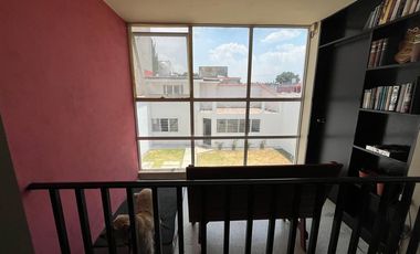 Casa en Venta con Locales Comerciales Toluca